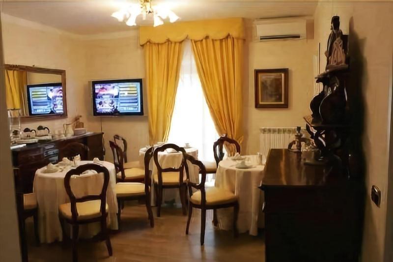 Sant'Agostino Guest Rooms Paola Exterior foto