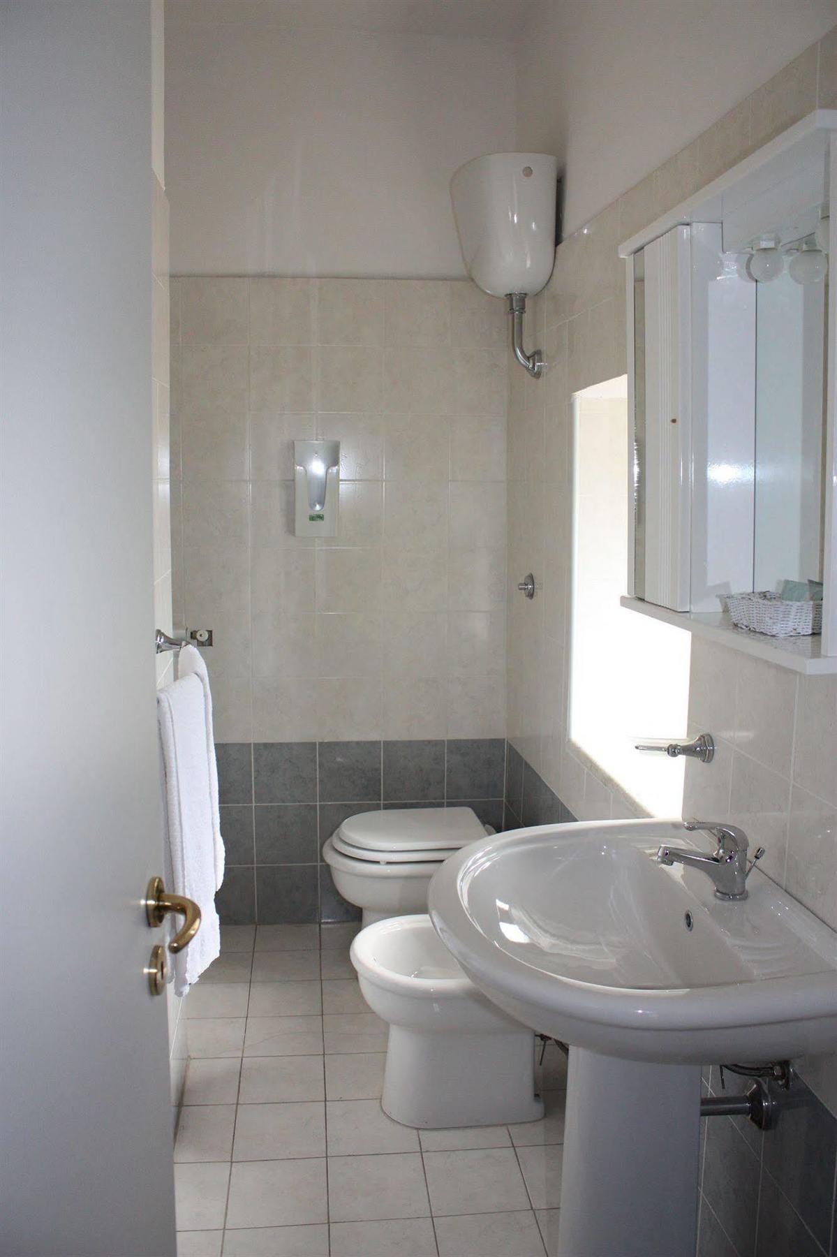 Sant'Agostino Guest Rooms Paola Exterior foto