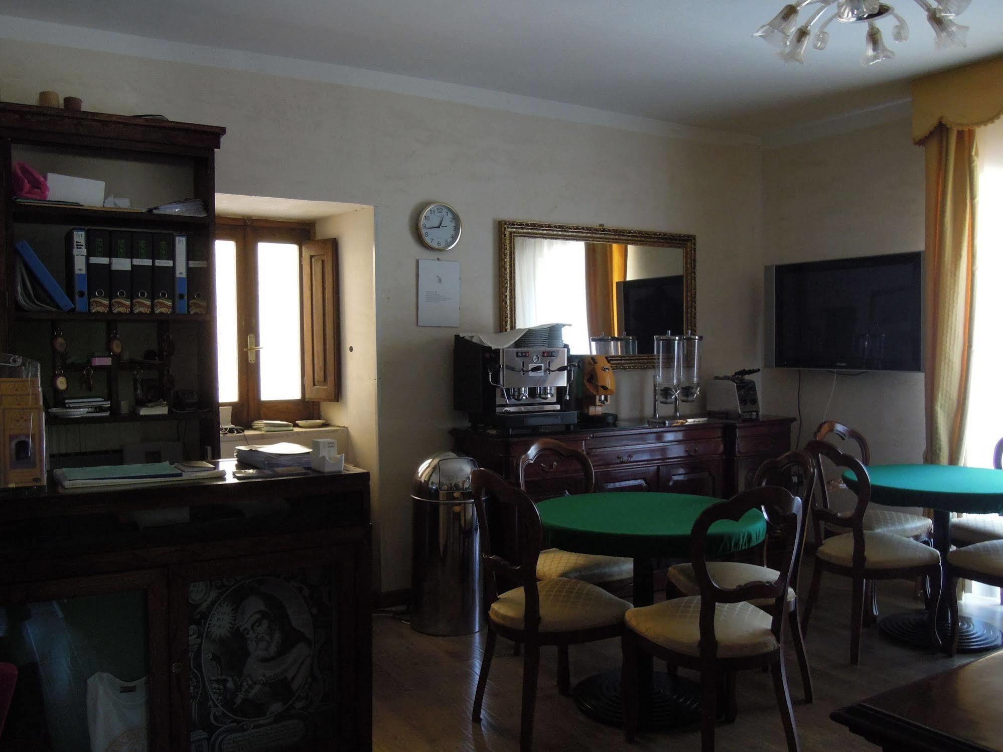 Sant'Agostino Guest Rooms Paola Exterior foto
